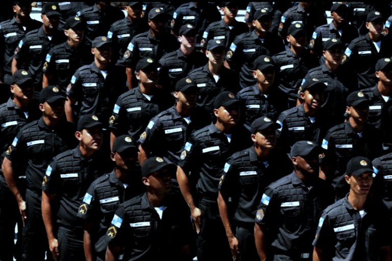 Avaliações psiquiátricas devolvem mais de 370 policiais às ruas Avaliações psiquiátricas devolvem mais de 370 policiais às ruas
