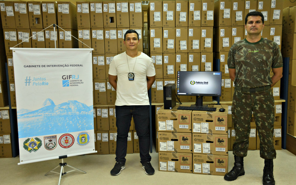 GIFRJ entrega mil computadores para a Polícia Civil